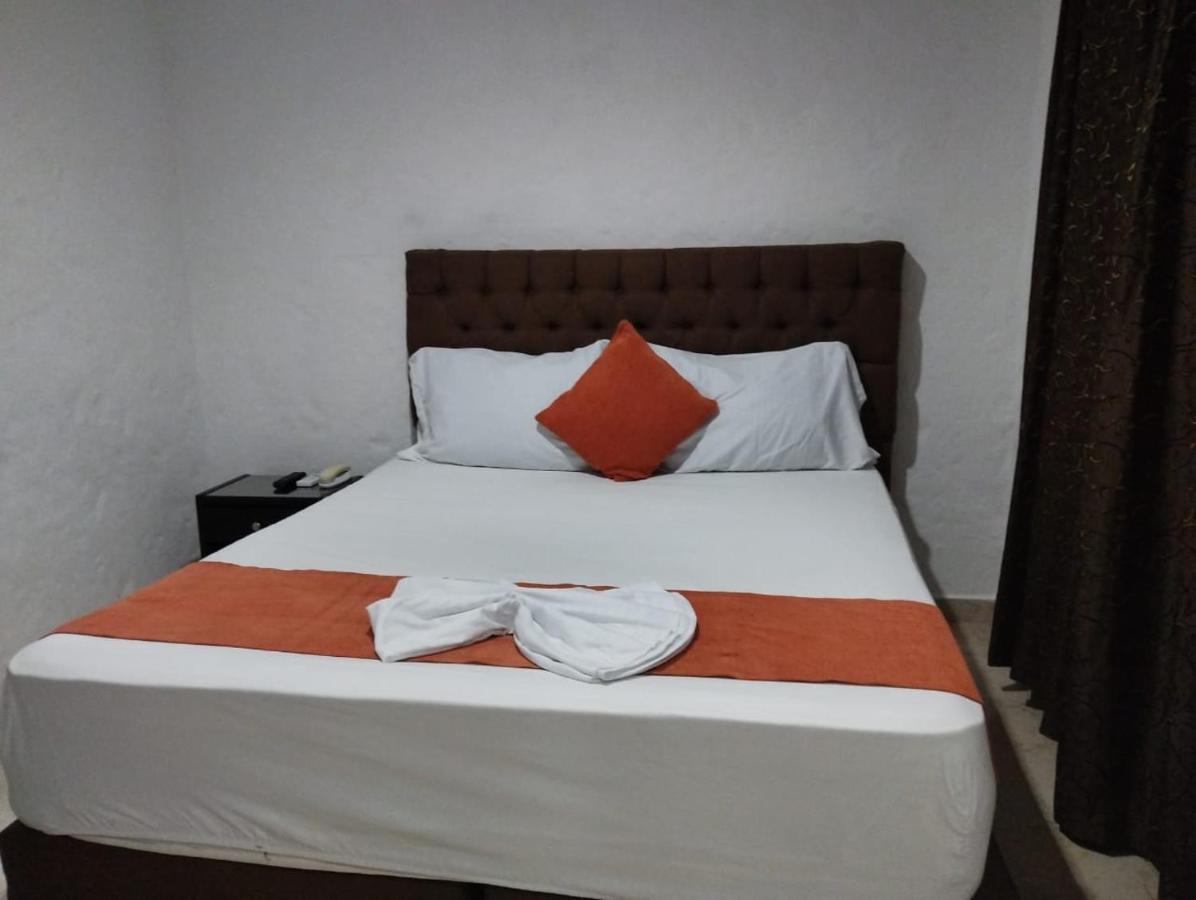 Blue Star Hotel 梅尔加 外观 照片